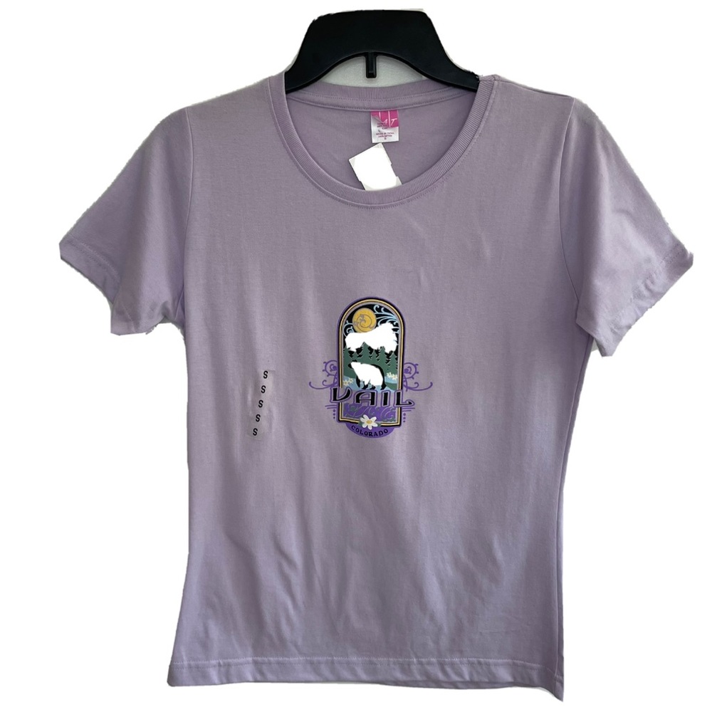 LAT Women’s Vail Colorado Bear Graphic T-Shirt Sz S Lavender Purple Shirt Sleev